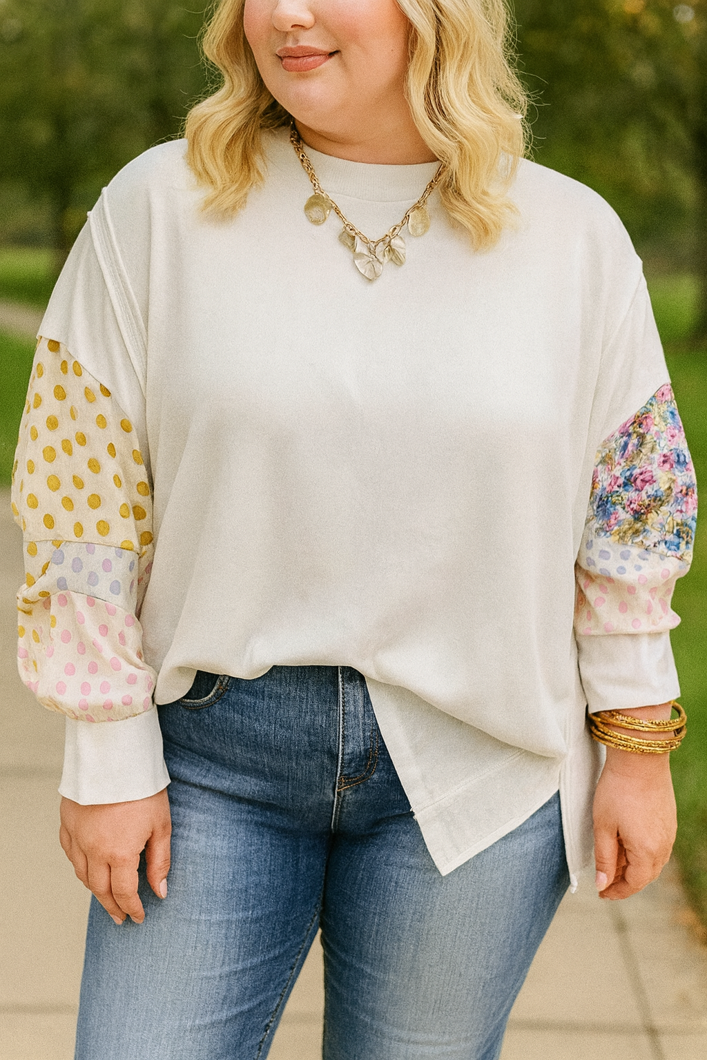 White Plus Size Dot Floral Sweatshirt RTS